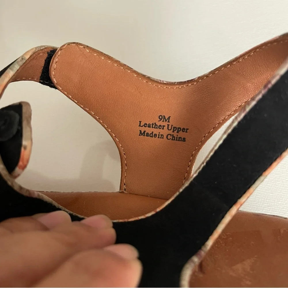 L'Amour black‎ peep toe, platform style sandal
